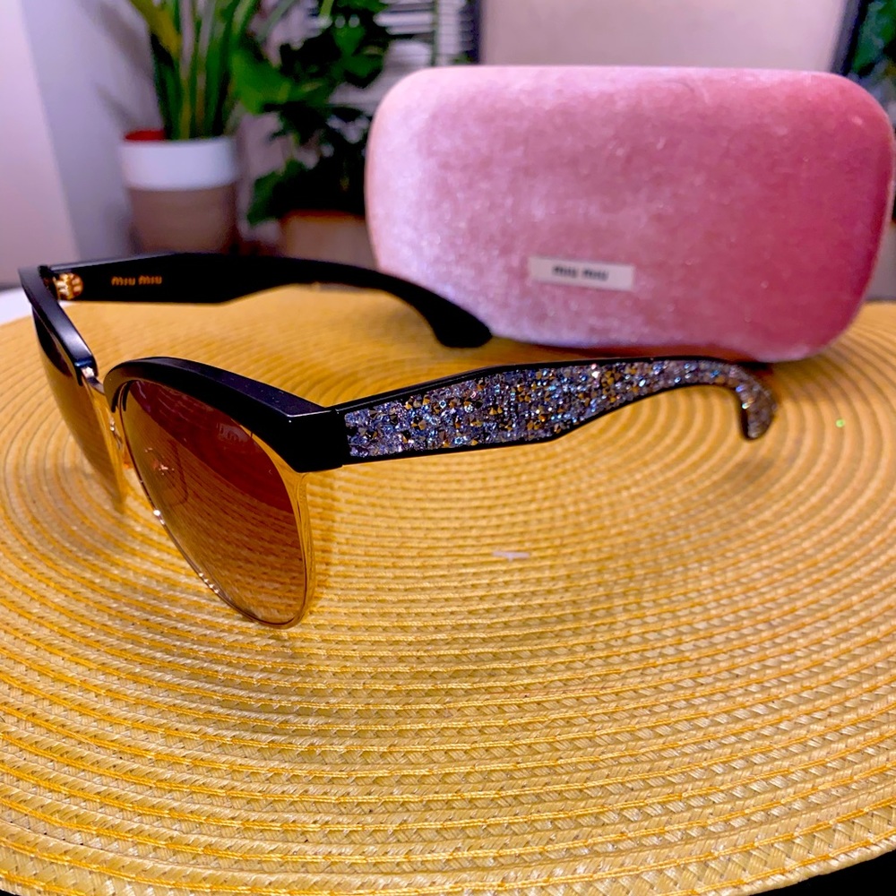 Miu Miu - Authentic sunglasses
